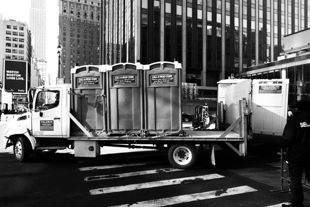 Portable Toilet Options We Offer in Diamond, MO